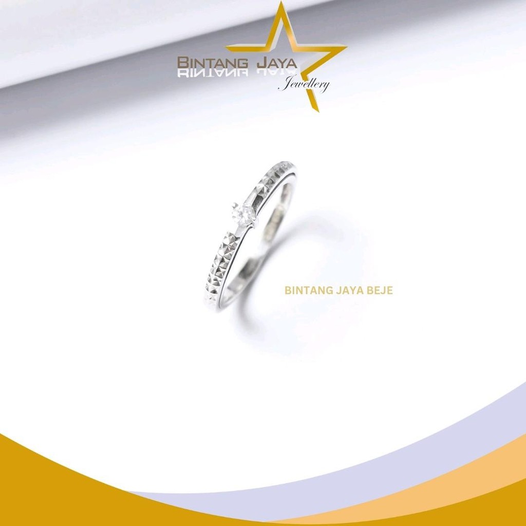 Cincin Emas 1 Mata Putih Samping Ukir - Kadar 17K - Berat 1.81 Gram - Ukuran Size 11 - Ukiran Sampin