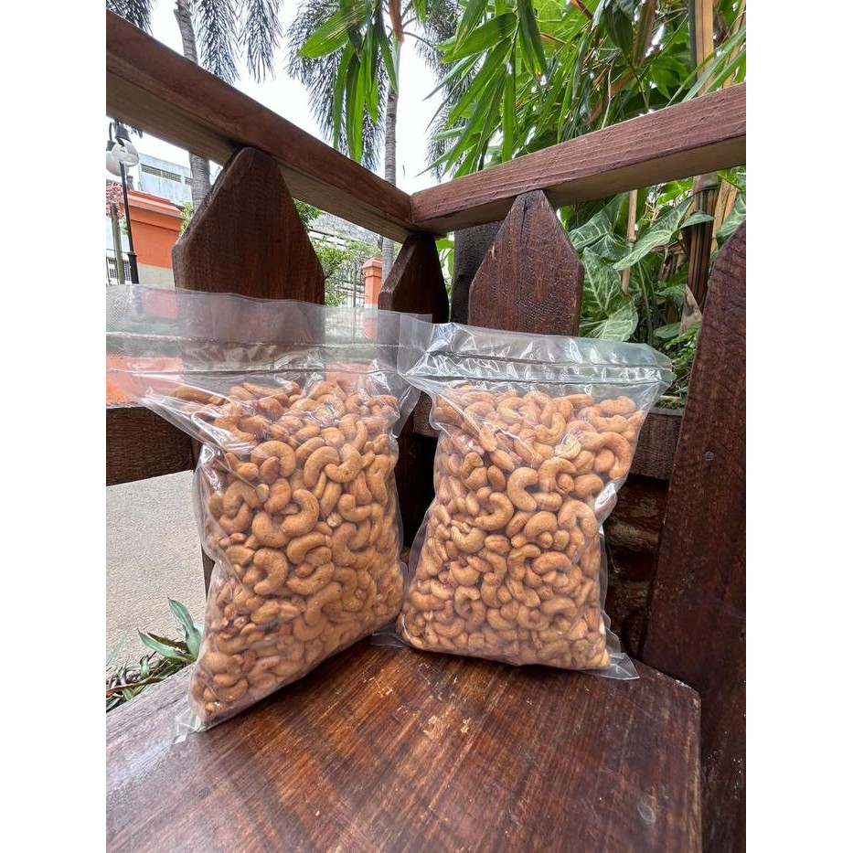 

KACANG MEDE/KACANG METE ORI 1000GR