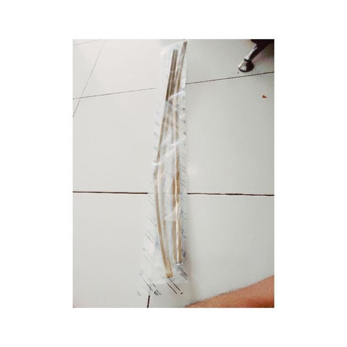 Lis Kaca Belakang Innova Reborn Venturer Original