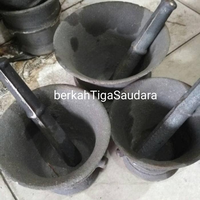 Lumpang Besi Kecil / Tumbukan Besi / Cobek