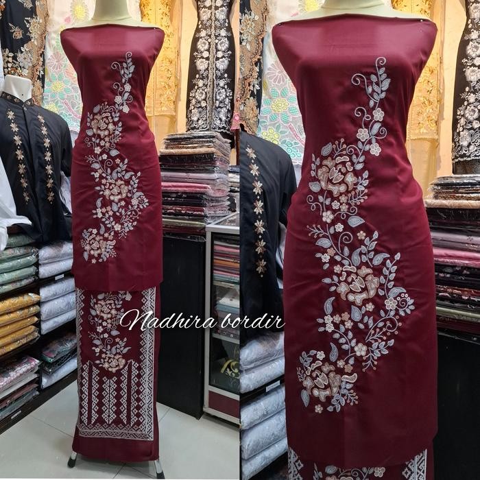 

BAHAN BAJU KURUNG BORDIR MOTIF KAPALO SAMEK KODE 318