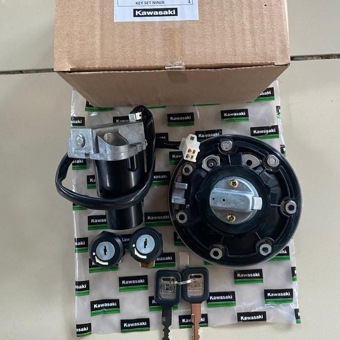 KUNCI KONTAK NINJA R SS SET TUTUP TANK TANGKI KAWASAKI ORI ASLI