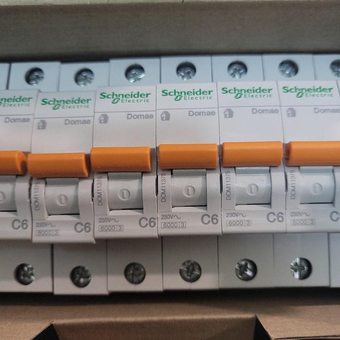 MCB DOMAE MERLIN GERIN C 6A 1PHASE 4.5KA DOM11340SNI