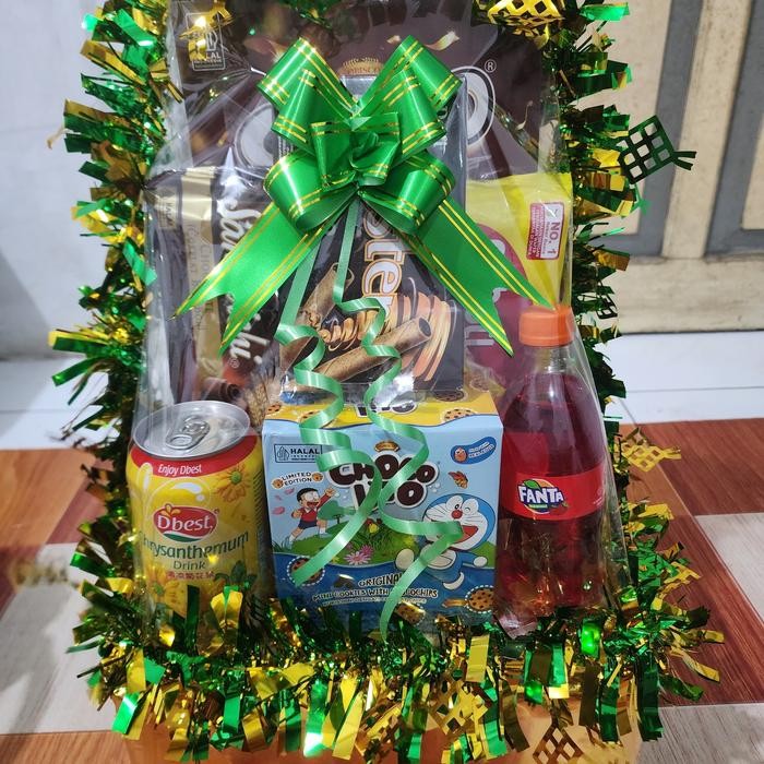 

parcel aneka snack makanan /parcel lebaran