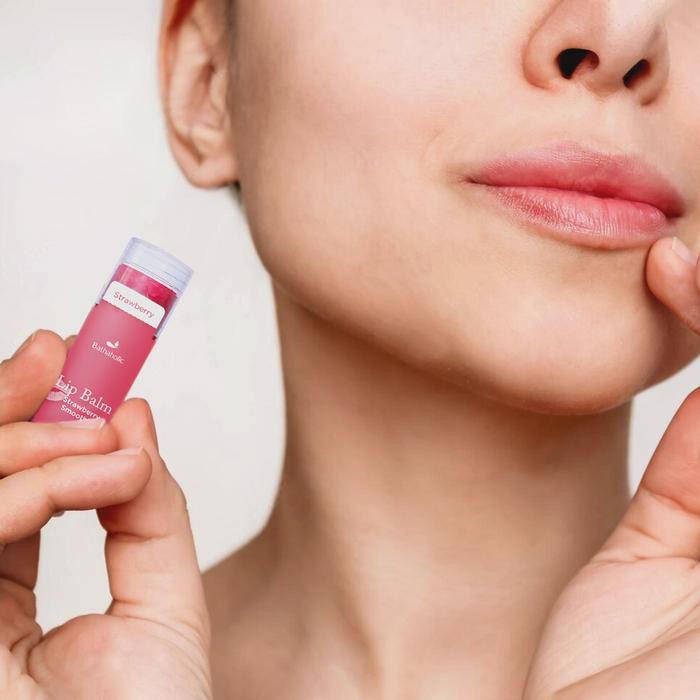 (Allthebest) Bathaholic - Strawberry Smoothies Lip Balm Vitamin Bibir