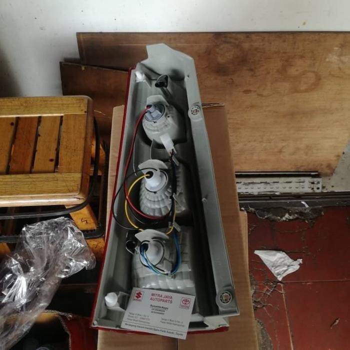 Lampu Stop Lampu Belakang Stop Lamp Avanza Xenia Vvti Satuan