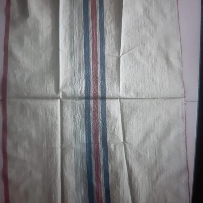 

Karung plastik ukuran 75x115cm warna krem/hijau,murah,bagus,kuat MINIMAL ORDER 5