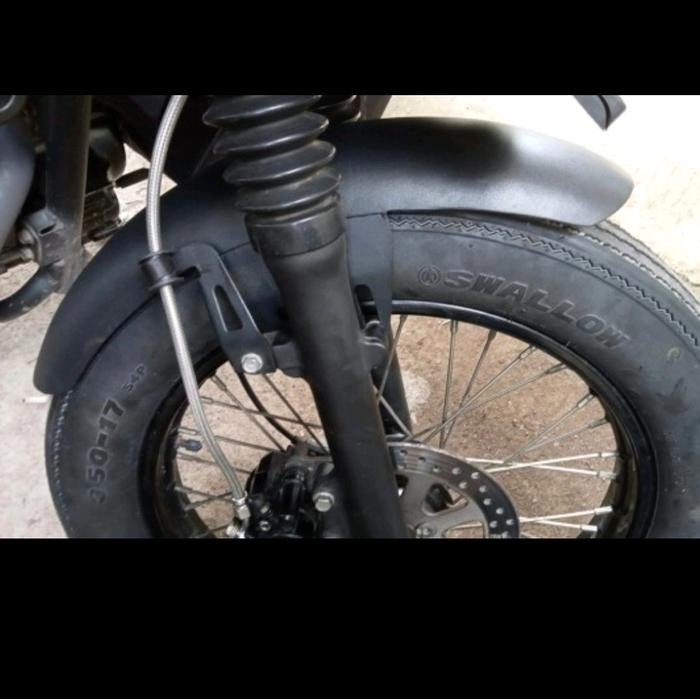 Spakbor kawasaki w175 custom depan