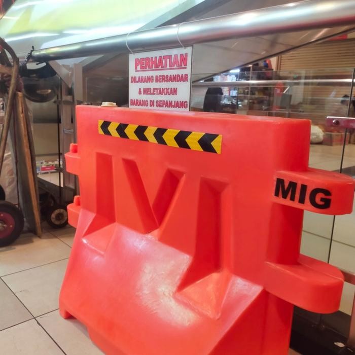 

Promo Road Barrier Mig Pembatas Jalan Safety Murah Berkualitas