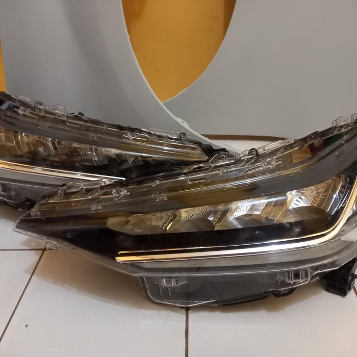 Head Lamp Avanza Tipe Veloz Laik Pakai