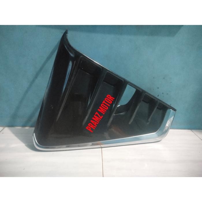 Covwr Foglamp Toyota Voxy Bekas