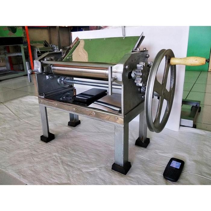  Mesin Penipis / Pemipih Rolling Adonan Roti Pangsit Molen dll. panjang Roll 30 cm