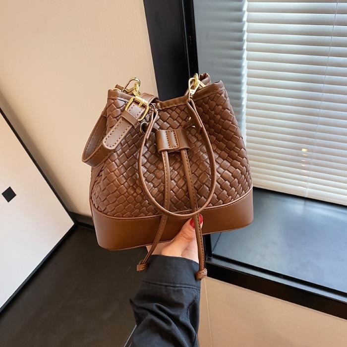 Sling Bag Gd58227 Tas Selempang Serut Wanita Motif Anyam Cantik Import