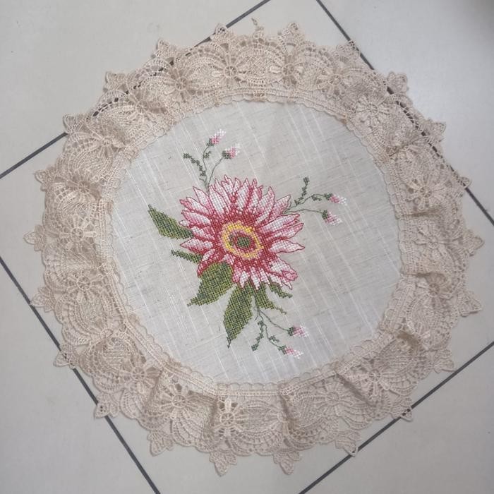 Taplak Meja Bulat Renda Element