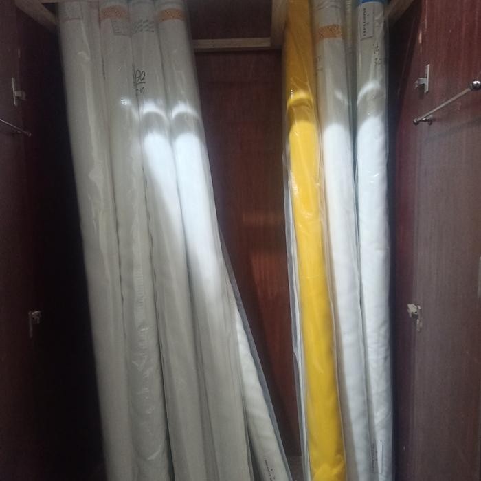 

KAIN MONYL T. 90 PUTIH ( LBR 165 CM) KODE 578