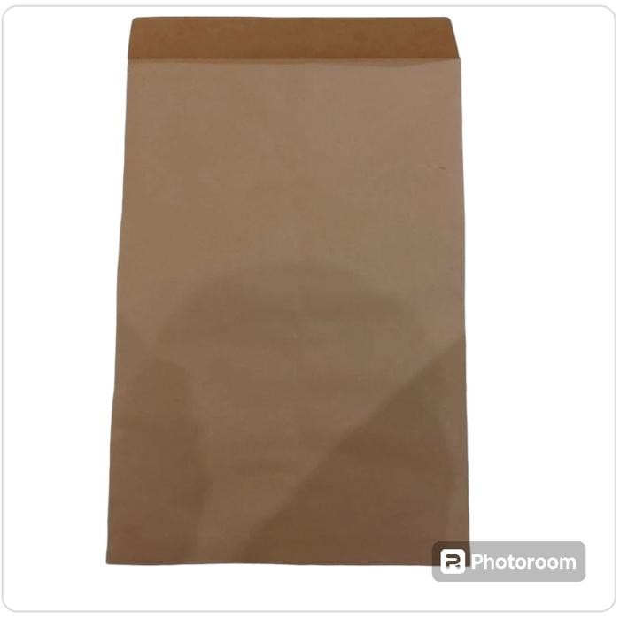 

AMPLOP COKLAT FOLIO F4 24 CM X 34.5 CM ISI 100 LEMBAR KODE 158