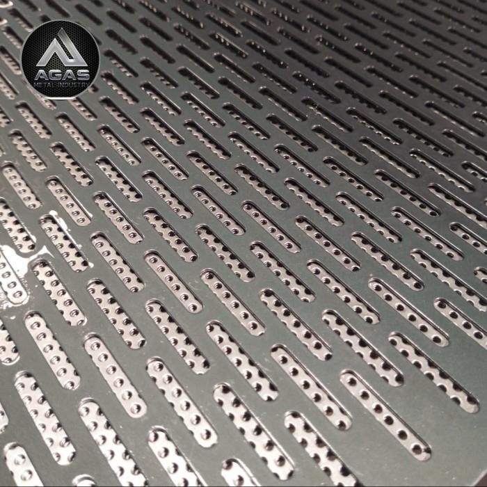 Plat Lubang Besi Perforated Kapsul 5x30mm UK 120x240cm