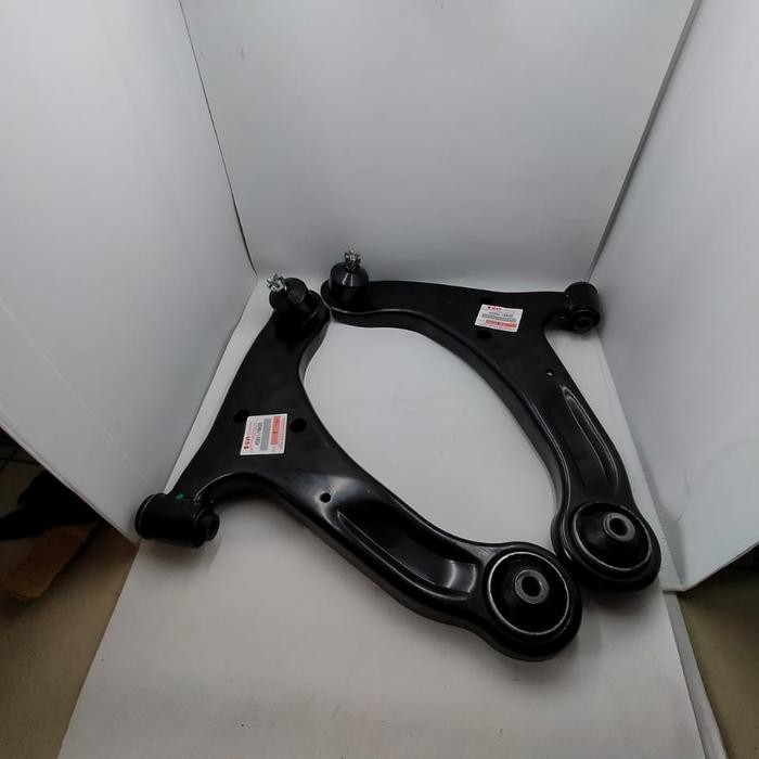 Lower Arm Sayap Depan Bawah Suzuki Grand Vitara Set