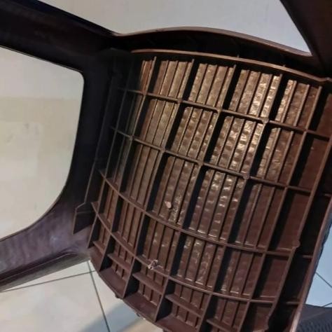 KURSI SENDER BANGKU SANDAR MOTIF ROTAN PLASTIK COKLAT TUA INSTANT