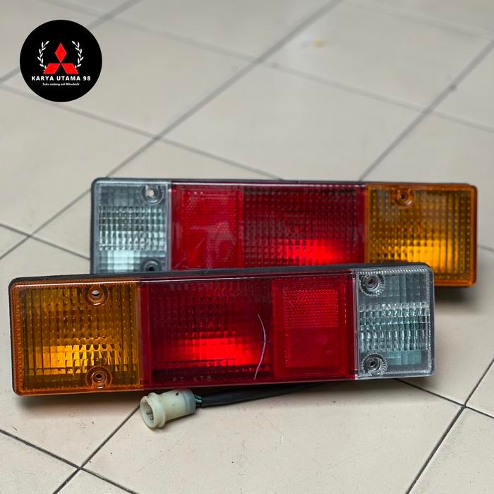 lampu stop belakang l300 diesel set (r-l) original.