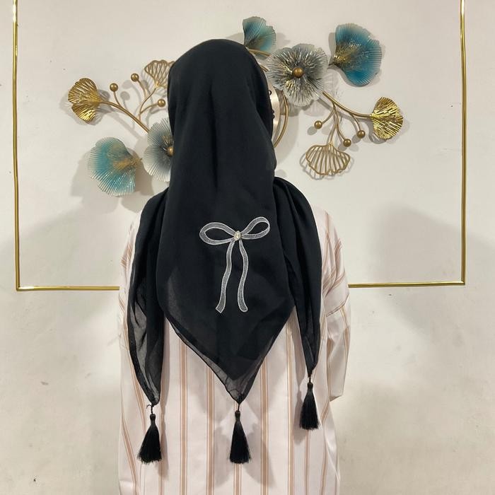 Dapatkan Awalani Kerudung Coquette Bordir Pita Hijab Paris Tassel Krudung Segi Empat Ribbon Instan