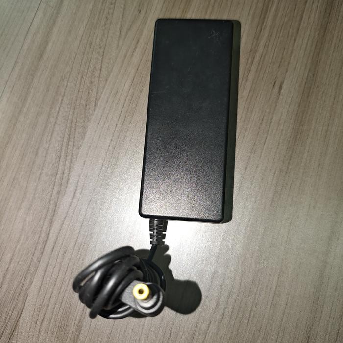 Adaptor Fujitsu 19V-4.22A original copotan Laptop Fujitsu