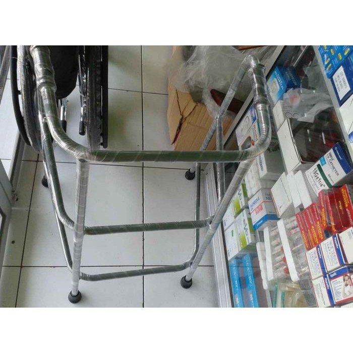 WALKER (ALAT BANTU JALAN MIRIP JEMURAN) DARI BESI