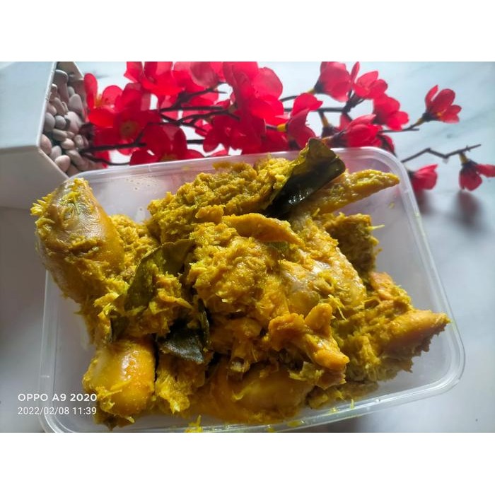 

Ayam Ungkep Bumbu Kuning Serundeng Frozen 1 Ekor / Box
