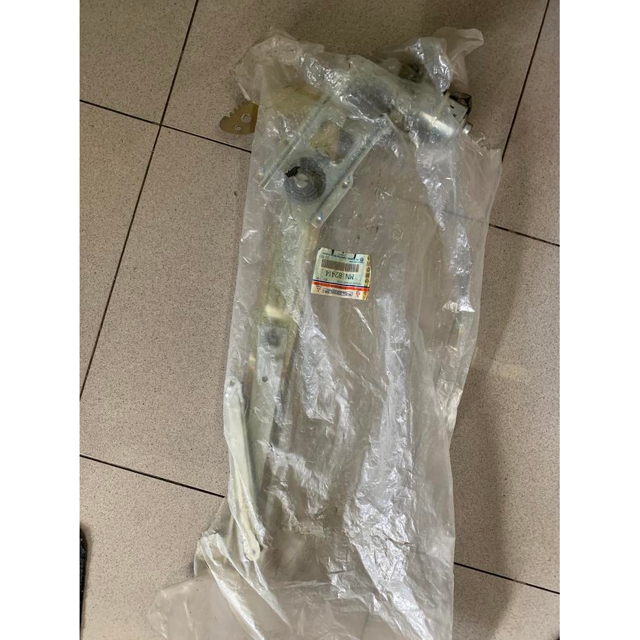 Regulator Power Window Depan Mitsubishi Kuda