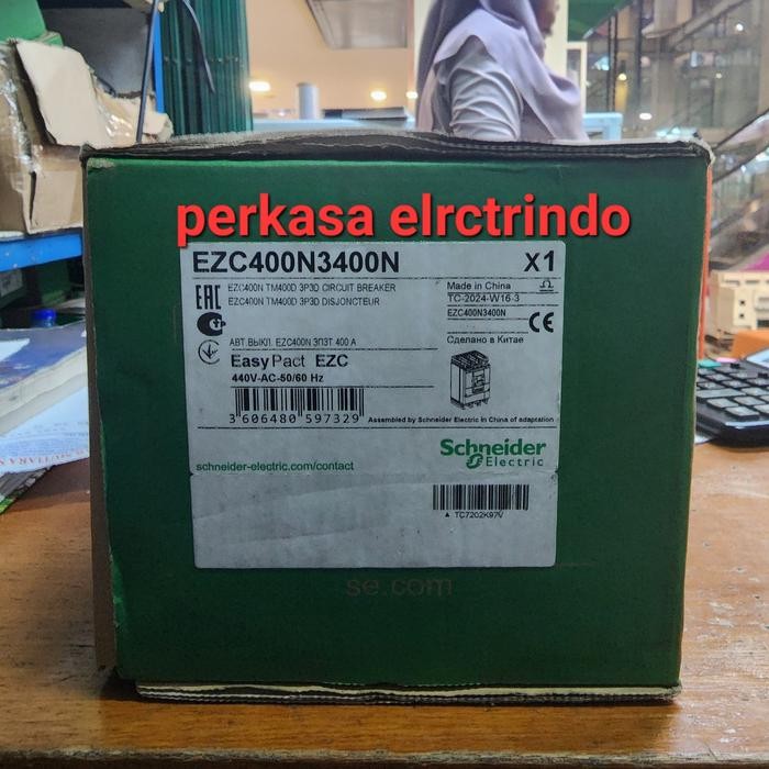 SCHNEIDER MCCB BREAKER EZC400N EZC 400N 3P 400A 400 A EZC400N3400 36kA