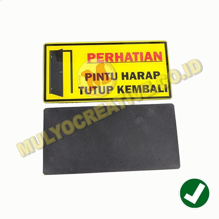 

Papan Akrilik Tulisan Pintu Harap Tutup Kembali Papan Bahan Akrilik PREMIUM