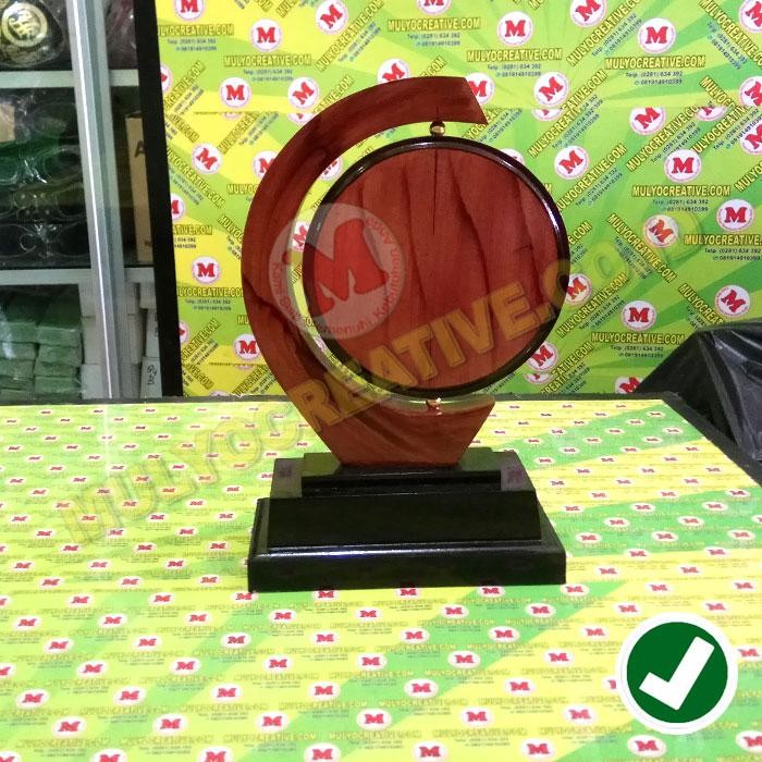 

Plakat Kayu Model Bulat Bolak-Balik - Plakat Kayu Bundar PREMIUM