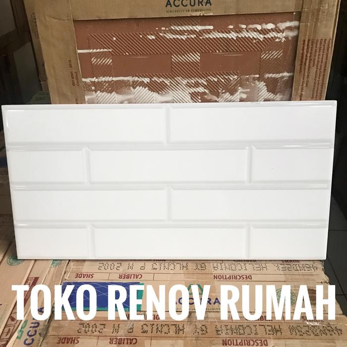 Keramik dinding 25x50 bata putih (glossy-timbul)/ keramik kamar mandi