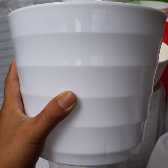 PREMIUM pot putih Mado pot plastik minimalis ukuran 22