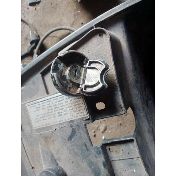 PREMIUM tutup tangki Kymco metica tusbol tangki belakang