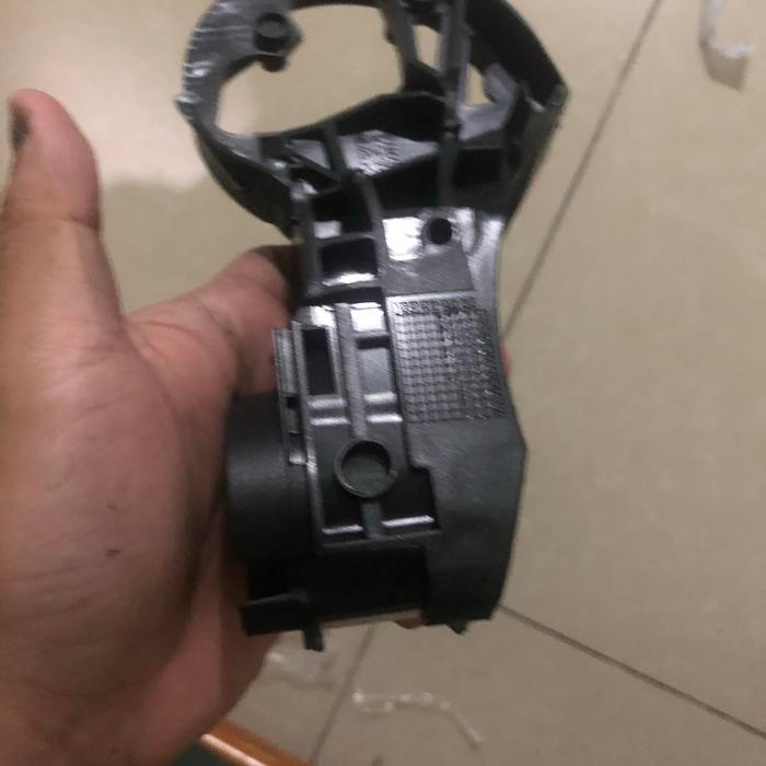 BRACKET ASS DUDUKAN SPION ENGSEL SPION TOYOTA INNOVA REBORN BRACKET AS