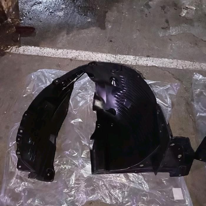 Liner Fender Depan Asli Mitsubishi XFORCE