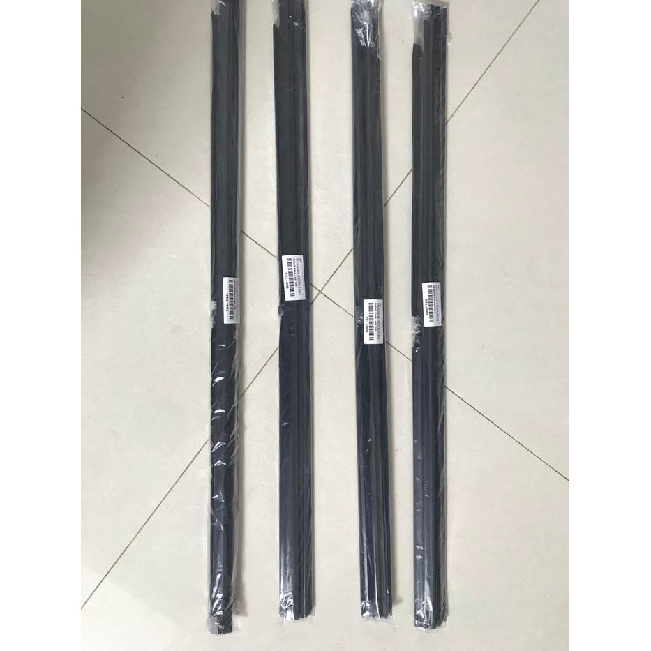 PREMIUM Pelipit Kaca Pintu Nissan Terrano satu set