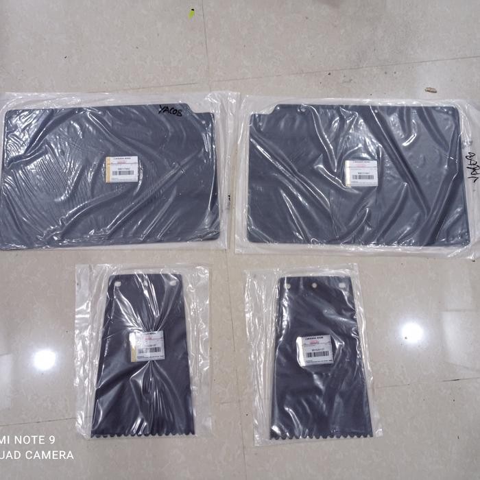 Alas Lumpur ori 4pc Mitsubishi L300, Tahanan karpet