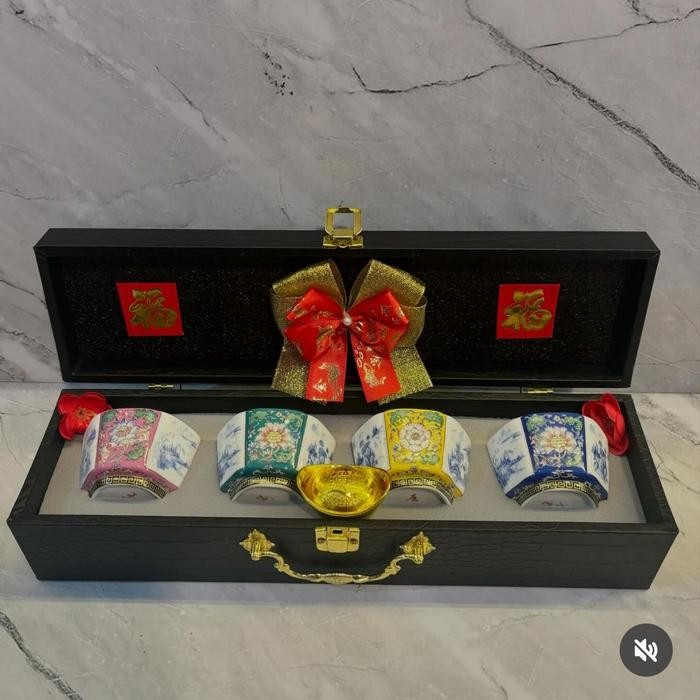 

Hampers Imlek 2025 CNY Gong Xi Fa Cai Antique Fa Lan Chai Keramik Cup Set