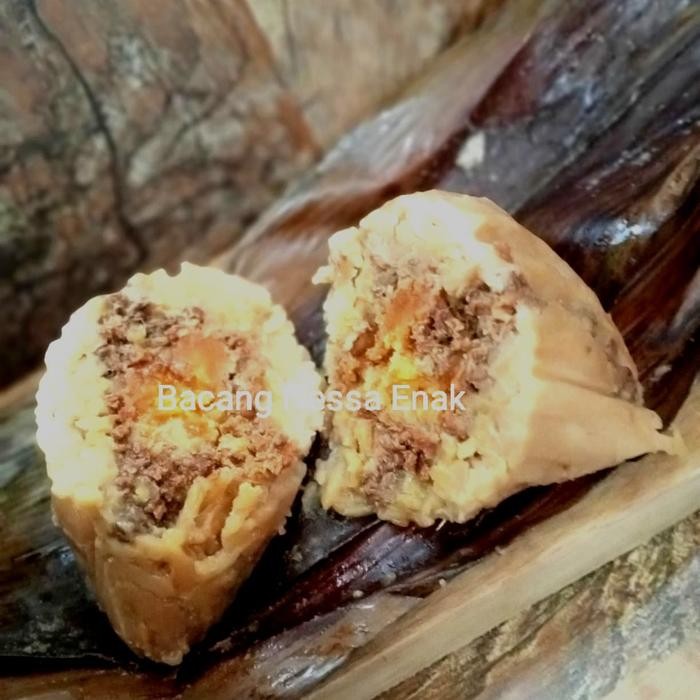 

Bacang Ayam, Bacang Babi, Bacang plus telor asin. Bacang Nasi/Ketan