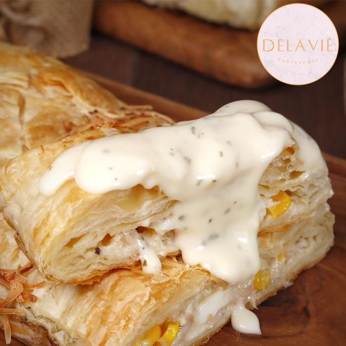 

Ger tuna crazy melt (delavie patisserie)