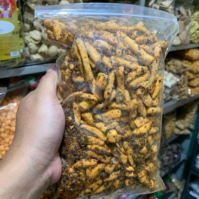 

STIK BASRENG PEDAS GURIH DAN RENYAH KEMASAN 120 GRAM DAN KEMASAN 500 GRAM Cemilan Makanan rasa pedas