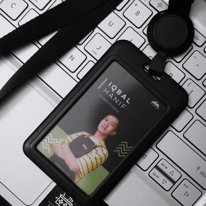 

Stellar ID Card Holder - Lanyard Pria Wanita Nametag Hitam Modern Bahan Plastic ABS Premium &