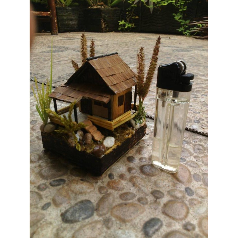 miniatur rumah panggung adat sunda