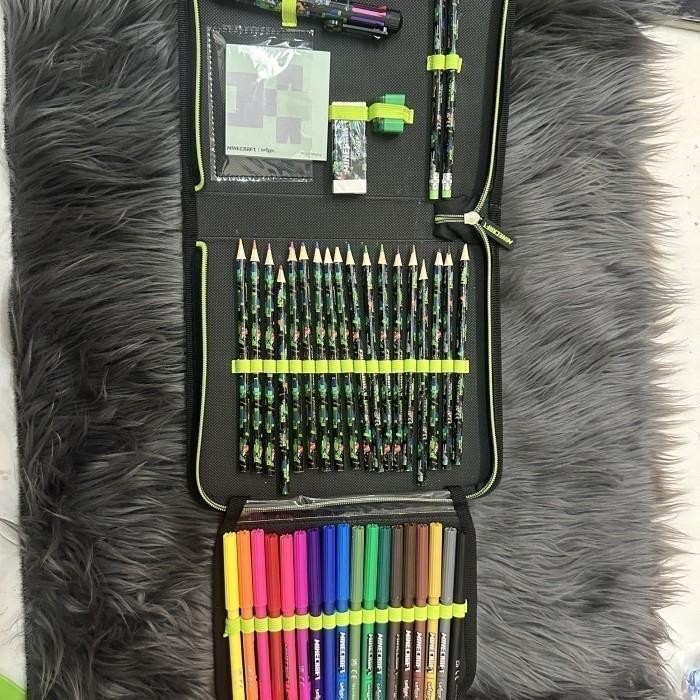 

BEST SELLER Kotak pensil smiggle minecraft ( udah sama isi nya )