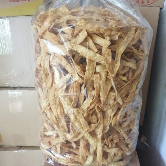 

Sedia Kripik Pangsit/ Stik Pangsit Rasa Daun Jeruk 2kg