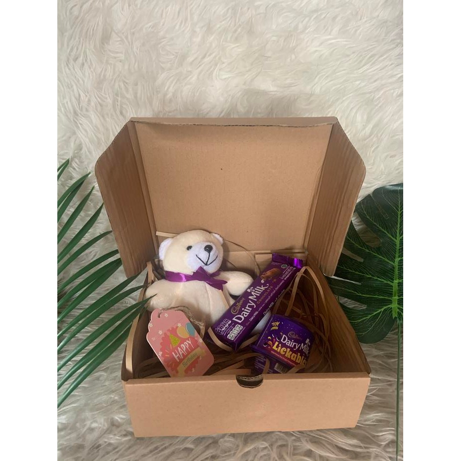 

Hampers coklat valentine ultah imlek - cadbury