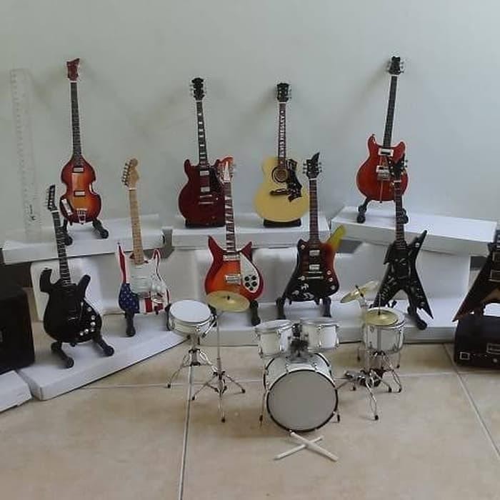 miniatur alat musik inte studio