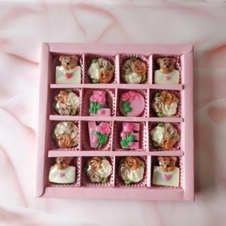 

Cokelat Valentine Sekat 16 Bunga & Hati Coklat Gift